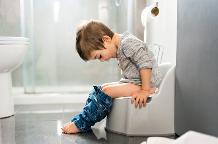 Как приучить ребенка к горшку: полезные советы родителям