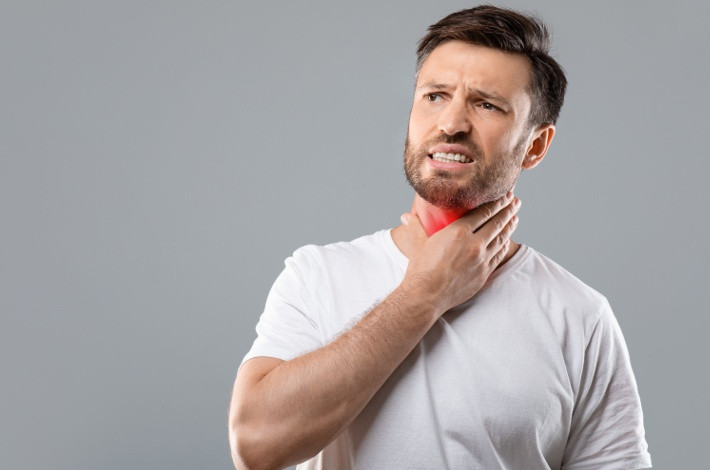Лоролизин назначают при различных воспалительных заболеваниях рта, десен и горла.