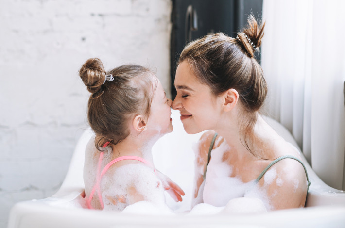 Интимная гигиена девочек: с младенчества до школы