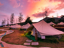 В палатке, но с комфортом: лучшие глэмпинги России у вулканов