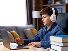 Хочешь попробовать себя в роли врача? Лови топ курсов, чтобы начать уже сегодня