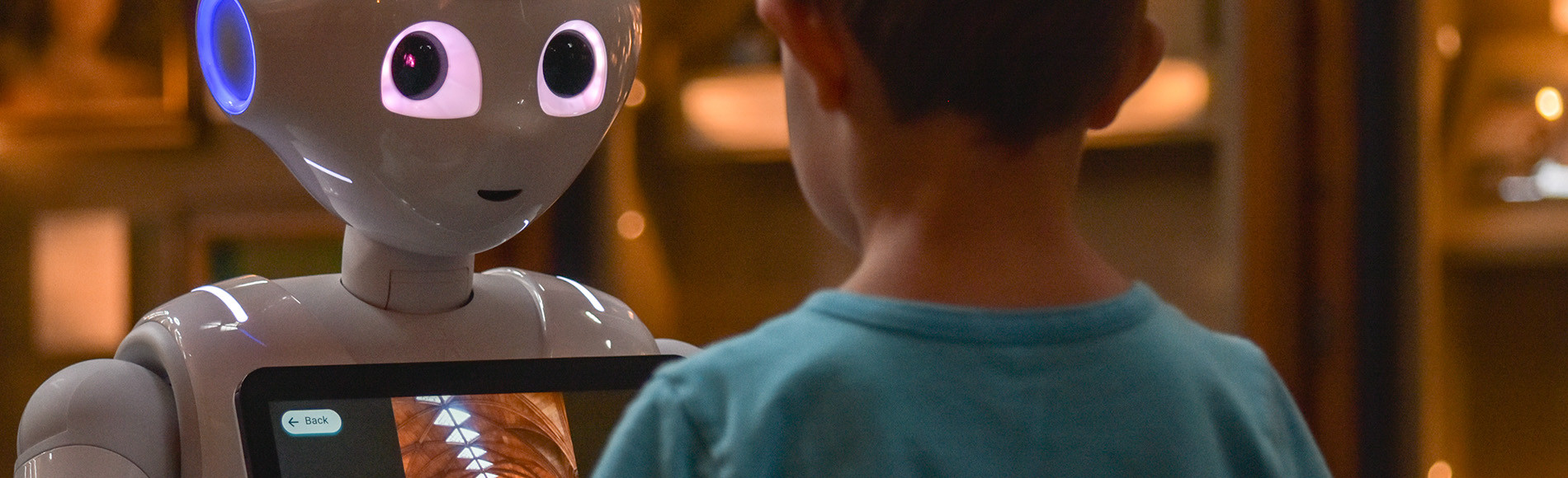 Робот-экскурсовод «Промобот»