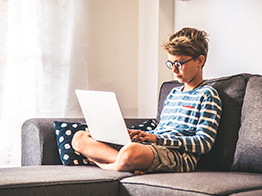 Как проводить время в соцсетях с пользой: есть ли там полезный контент?