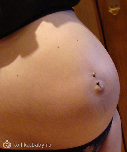 Как самой себе сделать пирсинг на животе. Серьга в пупок для беременных. Серьги для беременных. Животы беременных женщин. Пирсинг пупка беременной.